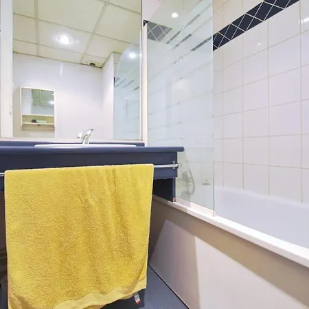Charming Bright Studio Near Part Dieu Apartment *